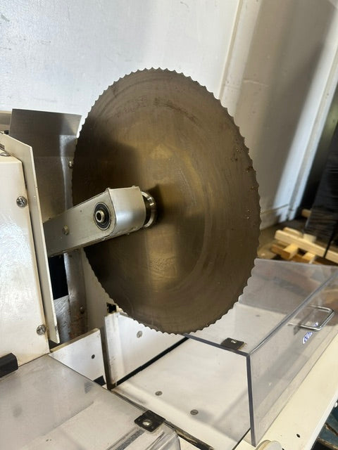 "OLIVER 2005" COMMERCIAL C/TOP VARI-SLICER-THICKNESS BREAD SLICER MACHINE, 1PH