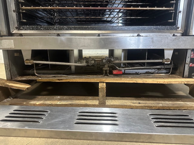 "VULCAN SG-2SME"H.D COMMERCIAL N GAS CONVECTION OVEN WITH BASE AND 5 RACKS