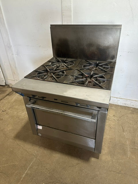 "GARLAND M44R" H.D NATURAL GAS COMMERCIAL 4 BURNERS STOVE WITH OVEN