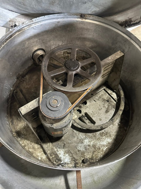 "DAYTON 4HX99A" CENTRIFUGAL UPBLAST ROOF EXHAUST FAN, BELT DRIVE (42" x 42"BASE)