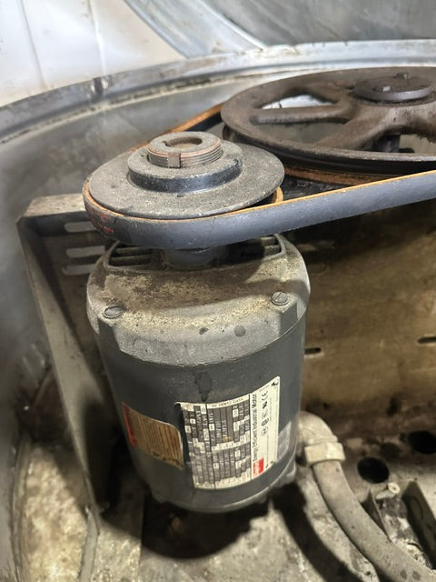 "DAYTON 4HX99A" CENTRIFUGAL UPBLAST ROOF EXHAUST FAN, BELT DRIVE (42" x 42"BASE)