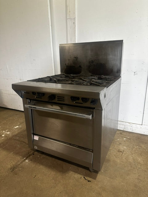 "GARLAND M44R" H.D NATURAL GAS COMMERCIAL 4 BURNERS STOVE WITH OVEN