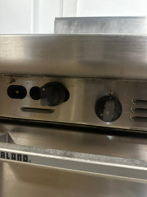 "GARLAND M44R" H.D NATURAL GAS COMMERCIAL 4 BURNERS STOVE WITH OVEN