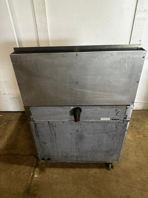 "GARLAND M44R" H.D NATURAL GAS COMMERCIAL 4 BURNERS STOVE WITH OVEN