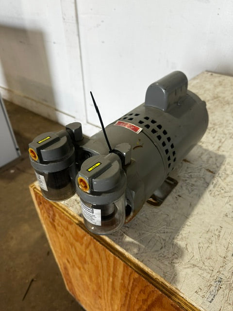 "RIETSCHLE THOMAS MODEL TA-0100-V" INDUSTRIAL ROTARY VANE VACUUM PUMP , 115/230V