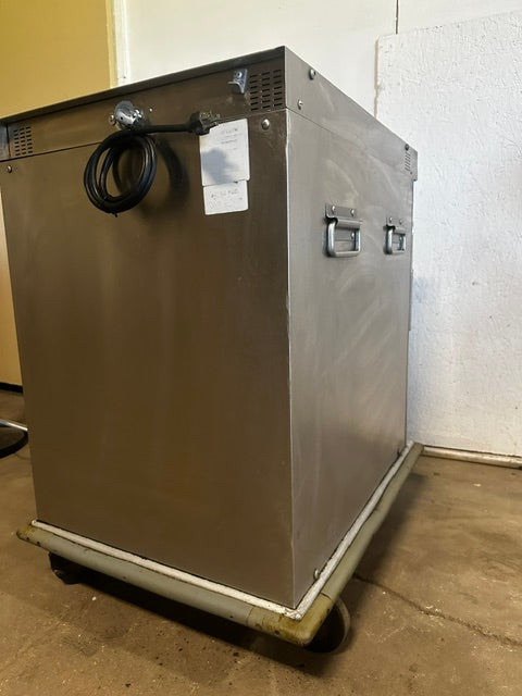 "CRES COR" UNDERCOUNTER ELECTRIC 120V 1PH WARMING/HOLDING CABINET ON CASTERS