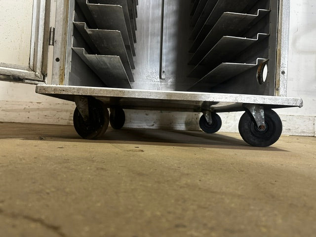 "LOCKWOOD"H.D COMMERCIAL  DRY FOOD HOLDING CABINET ON CASTERS