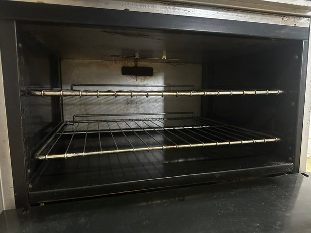 "AMERICAN RANGE AR-6" H.D  N GAS COMMERCIAL 6 BURNER STOVE WITH OVEN  2 RACKS