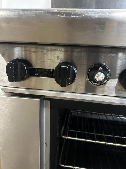 "AMERICAN RANGE AR-6" H.D  N GAS COMMERCIAL 6 BURNER STOVE WITH OVEN  2 RACKS