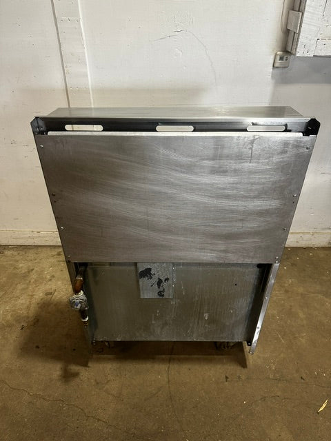 "AMERICAN RANGE AR-6" H.D  N GAS COMMERCIAL 6 BURNER STOVE WITH OVEN  2 RACKS