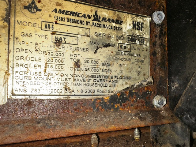 "AMERICAN RANGE AR-6" H.D  N GAS COMMERCIAL 6 BURNER STOVE WITH OVEN  2 RACKS