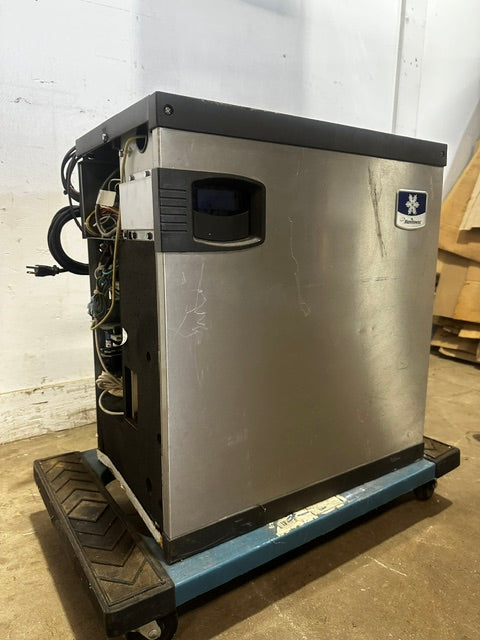 MANITOWOC IB0696YC-161 HALF DICE CUBE ICE MACHINE 560-640LB/24HR 1ph 115v