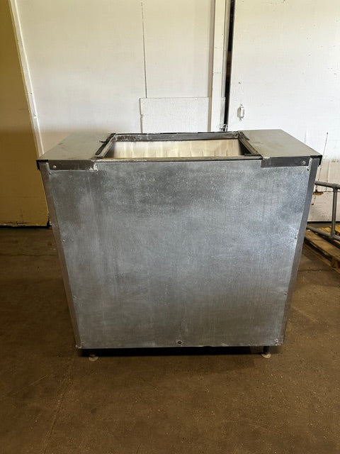 "MANITOWOC S970" HD COMMERCIAL 50"H x 48"W x 33"D  ICE BIN ON LEGS, 710LBS