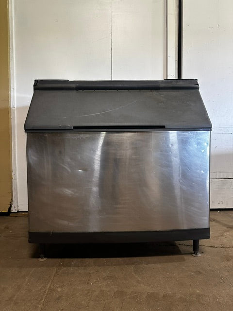 "MANITOWOC S970" HD COMMERCIAL 50"H x 48"W x 33"D  ICE BIN ON LEGS, 710LBS