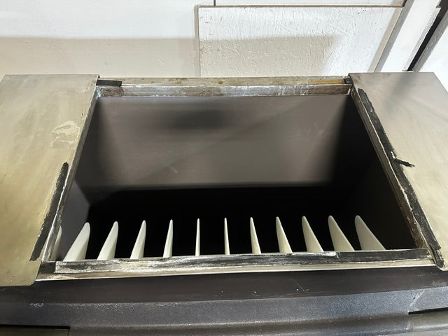 "MANITOWOC S970" HD COMMERCIAL 50"H x 48"W x 33"D  ICE BIN ON LEGS, 710LBS