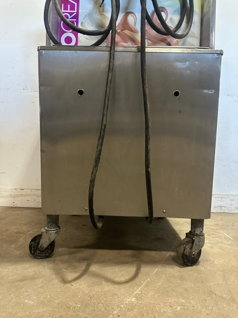 "TAYLOR 754-27" H.D COMMERCIAL 1 PH SOFT SERVE ICE CREAM FREEZER