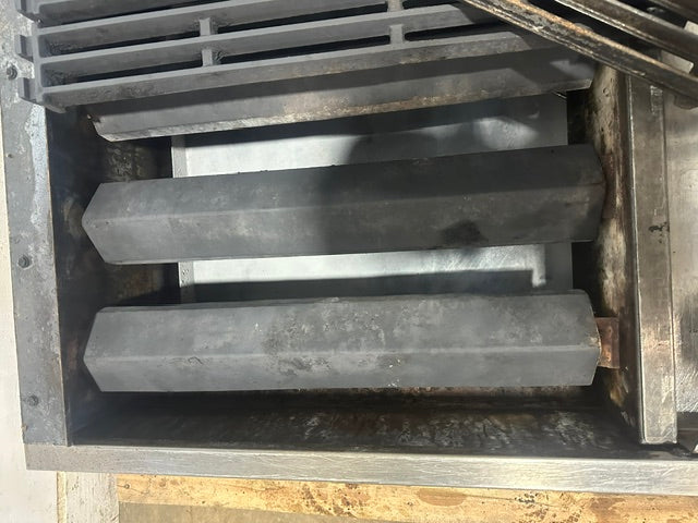 "AMERICAN RANGE GAS 5 BURNER commercial RADIANT CHARBROILER W/ GREASE PAN - Second Life-Equipment-#collection_name#