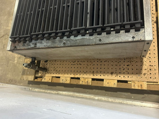 "AMERICAN RANGE GAS 5 BURNER commercial RADIANT CHARBROILER W/ GREASE PAN - Second Life-Equipment-#collection_name#