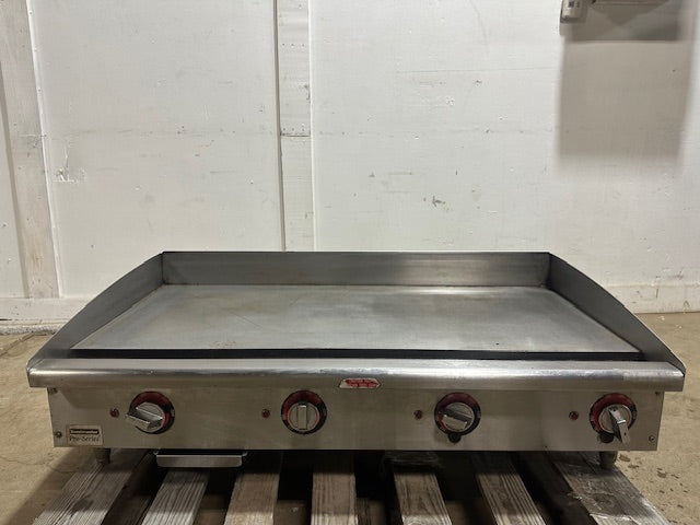 "TOASTMASTER PRO SERIES"ELECTRIC 3PH 48"W GRIDDLE W/ THERMOSTATIC CONTROLS (CT)