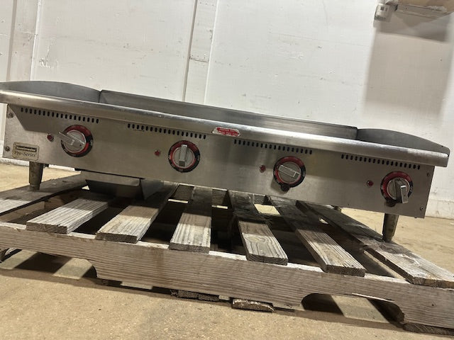 "TOASTMASTER PRO SERIES"ELECTRIC 3PH 48"W GRIDDLE W/ THERMOSTATIC CONTROLS (CT)