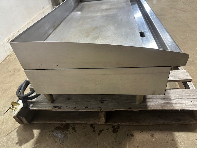 "TOASTMASTER PRO SERIES"ELECTRIC 3PH 48"W GRIDDLE W/ THERMOSTATIC CONTROLS (CT)