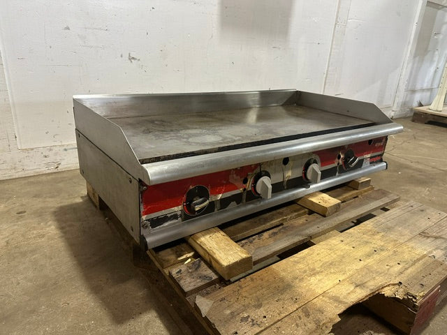 "APW WYOTT CHAMPION COOK SERIES" H.D COMMERCIAL N GAS 48"W COUNTERTOP GRIDDLE