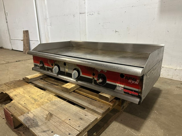 "APW WYOTT CHAMPION COOK SERIES" H.D COMMERCIAL N GAS 48"W COUNTERTOP GRIDDLE
