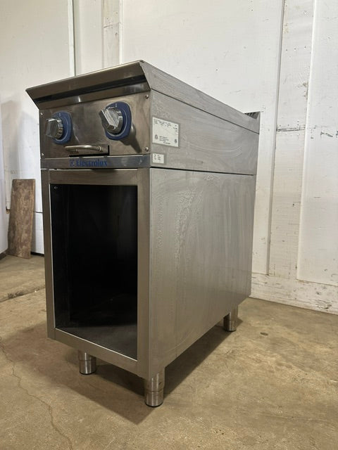 "ELECTROLUX AIZ16" H.D COMMERCIAL ELECTRIC INDUCTION RANGE/COOKER 200-240V, 1PH