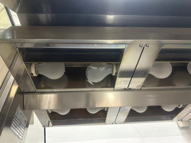 "HENNY PENNY HMI-103" HD COM LIGHTED / HEATED HOT FOOD DISPLAY/WARMER ON CASTER
