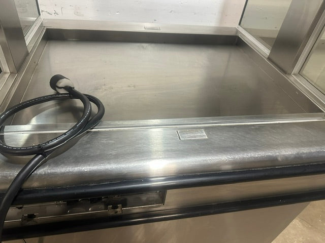 "HENNY PENNY HMI-103" HD COM LIGHTED / HEATED HOT FOOD DISPLAY/WARMER ON CASTER