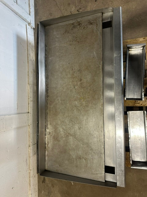 H.D COMMERCIAL N GAS 60"W COUNTERTOP GRIDDLE, 14"H x 60"W x 32"D