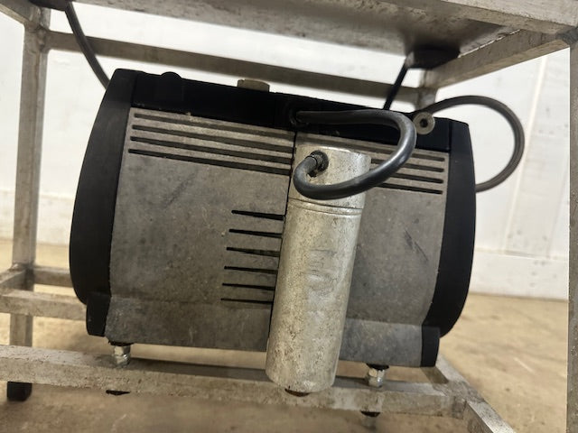 "N2U N2BC" HIGH VOLUME NITROGEN GENERATOR W/BUILT IN GAS BLENDER, 950 hrs
