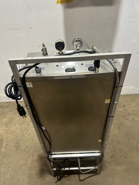 "N2U N2C" HIGH VOLUME NITROGEN GENERATOR W/BUILT IN GAS BLENDER, 3089hrs