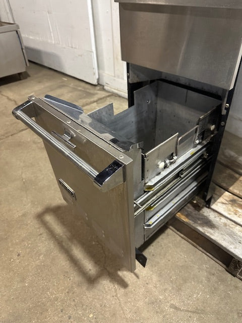 "VIKING PROFESSIONAL SERIES VUC181" 18"W TRASH COMPACTOR 1.7cu.ft. Capacity,115V