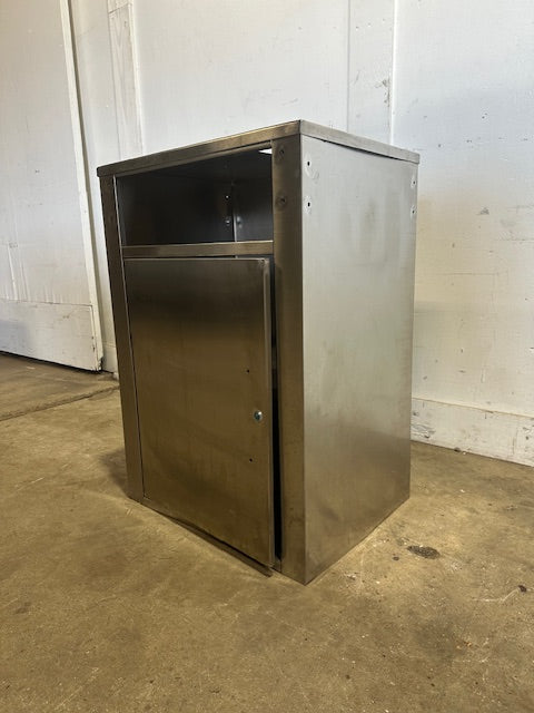 COMMERCIAL STAINLESS STEEL UNDER COUNTER/UNDER BAR BAR BOTTLE DISPENSER