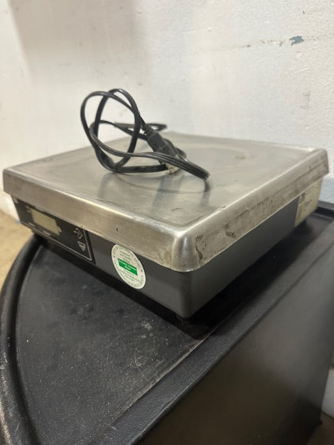 NCI WEIGH TRONIX MODEL: 6720-15 SCALE W/ 15KG CAPACITY DIGITAL PARCEL SCALE