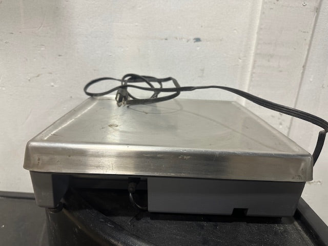 NCI WEIGH TRONIX MODEL: 6720-15 SCALE W/ 15KG CAPACITY DIGITAL PARCEL SCALE
