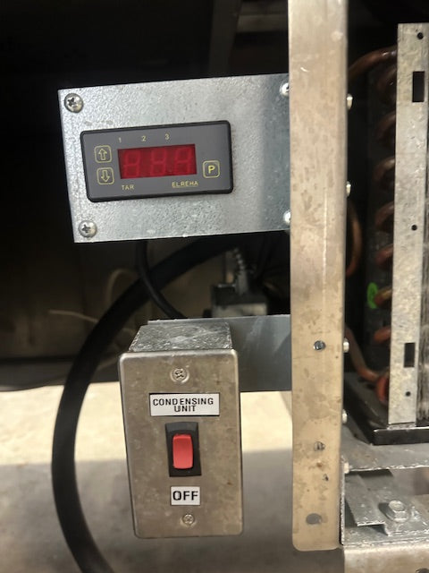 "CUSTOM BUILT"HD COMMERCIAL 2 HOT WELL AND 1 REFRIGERATED WELL SERVING TABLE 1PH