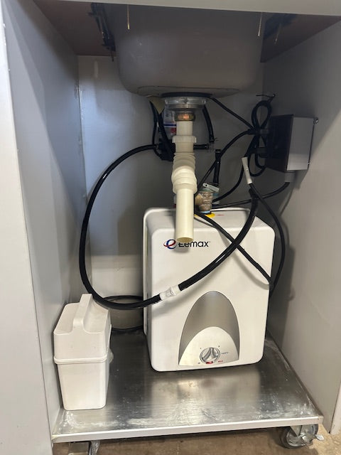 "CUSTOM BUILT" COMMERCIAL PORTABLE HAND WASH SINK W/EeMAX WATER HEATET TANK
