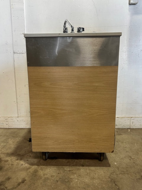 "CUSTOM BUILT" COMMERCIAL PORTABLE HAND WASH SINK W/EeMAX WATER HEATET TANK
