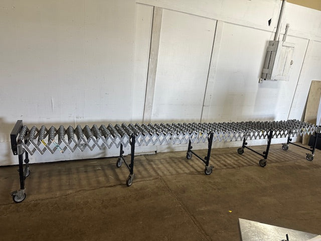 "BEST FLEX 200"SKATE WHEEL CONVEYOR 67"L x 31"H (COMPRESS) -198"L x 48"H(EXPAND)