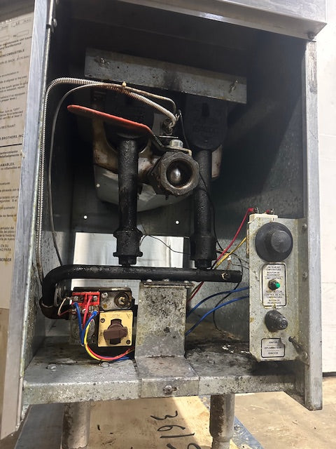 "ANETS SLG 40" N GAS COMMERCIAL DEEP FRYER ON LEGS, 40LBS 90,000BTU