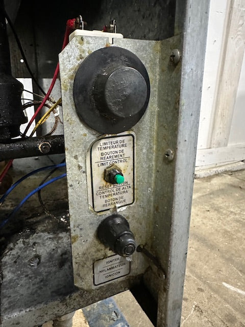 "ANETS SLG 40" N GAS COMMERCIAL DEEP FRYER ON LEGS, 40LBS 90,000BTU