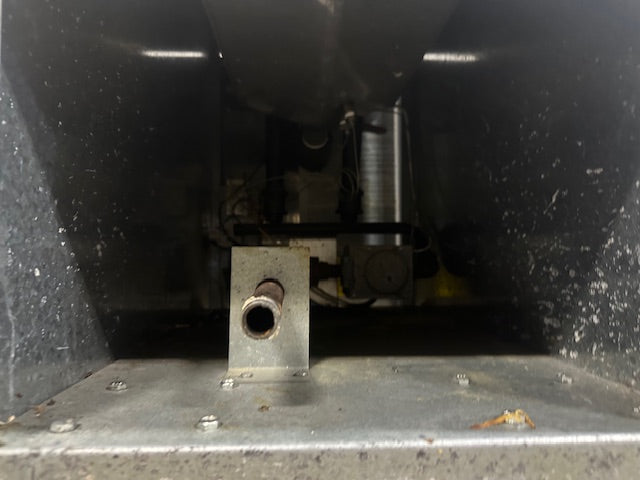 "ANETS SLG 40" N GAS COMMERCIAL DEEP FRYER ON LEGS, 40LBS 90,000BTU