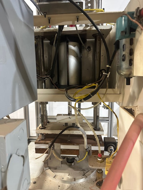 SONIC EASE INC. M/C #1334 INDUSTRIAL PNEUMATIC C-FRAME HOT PLATE SEALER MACHINE