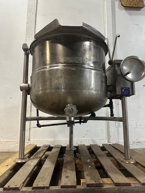 CLEVELAND KDL-40T COMMERCIAL H.D. STAINLESS STEEL 40 GALLON DIRECT STEAM KETTLE