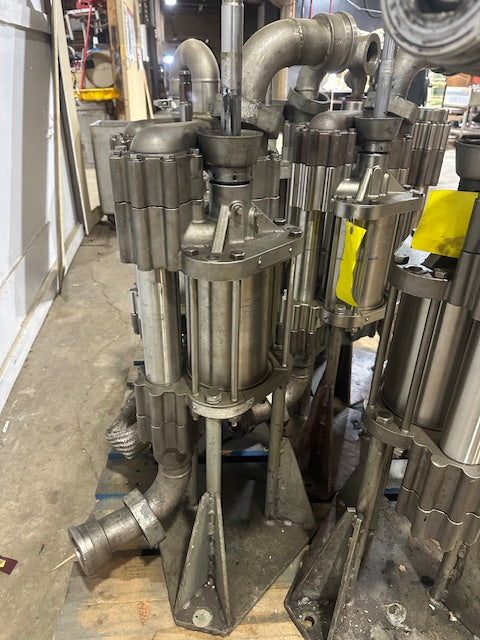 LOT OF 6 INDUSTRIAL GRACO 218-524 STAINLESS STEEL DISPLACEMENT PUMPS