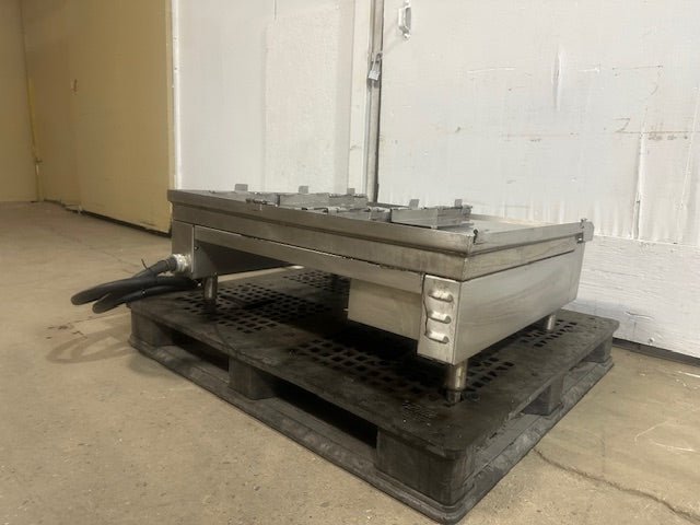 ACCUTEMP EGF2083A3608 ELECTRIC 3PH COMMERCIAL THERMOSTATIC STEAM CHAMBER GRIDDLE - Second Life - Equipment - collection_name