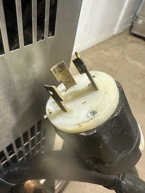 ACCUTEMP STEAM N HOLD 240D6 - 300 ELECTRIC 1ph COUNTERTOP CONVECTION STEAMER - Second Life - Equipment - collection_name