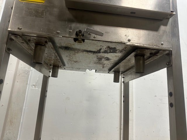 ACCUTEMP STEAM N HOLD 240D6 - 300 ELECTRIC 1ph COUNTERTOP CONVECTION STEAMER - Second Life - Equipment - collection_name